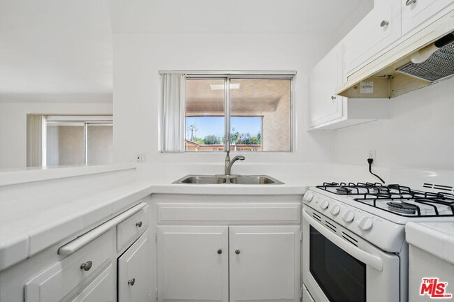 Photo - 1293 Garfield Ave Unit 32