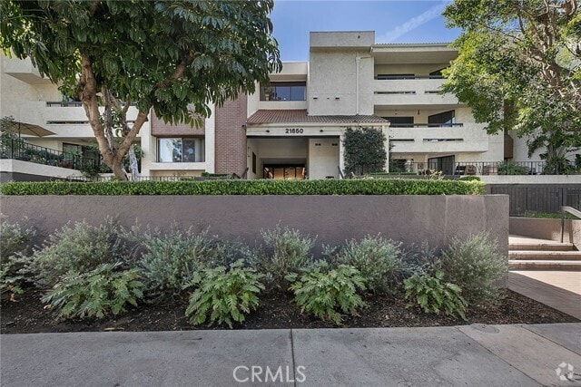 Building Photo - 21650 Burbank Blvd Unit 111 Rental