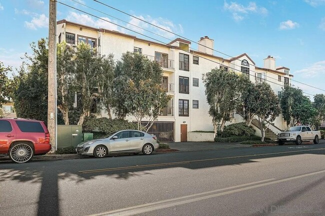 Building Photo - 1263 Robinson Ave