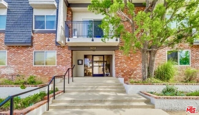 Photo - 5252 Coldwater Canyon Ave Condo Unit 207