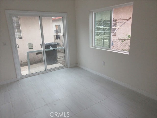 Photo - 2646 Willard Ave