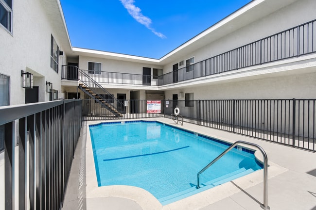 Building Photo - Terraces at Tarzana