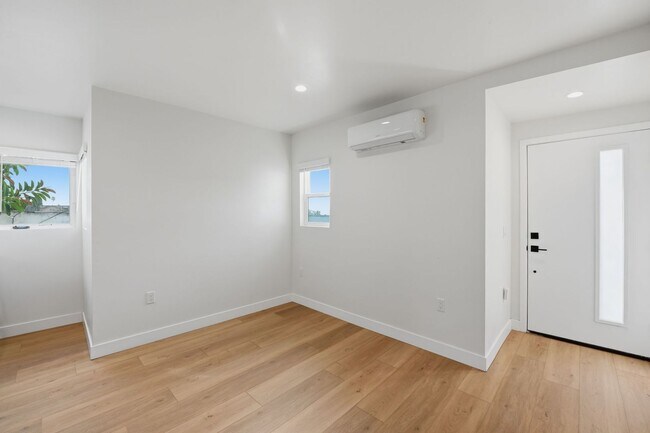 Photo - 2735 Broadway-3 Unit 3