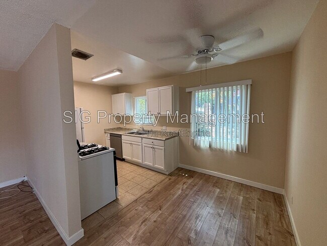 Photo - 10237 Commerce Ave Unit 1