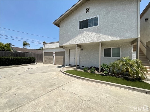 Building Photo - 2641 Santa Ana Ave Rental