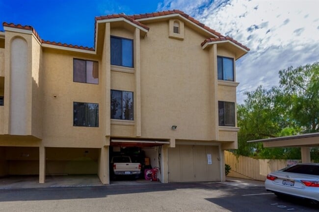 Available Now 2Br 1 Ba Condo with 1c garage - Available Now 2Br 1 Ba Condo with 1c garage