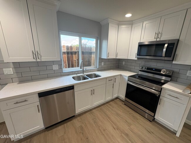 Photo - 2137 Estrella Ct