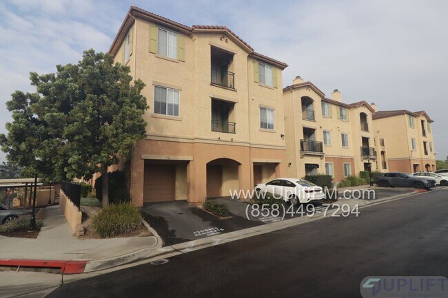 Building Photo - 2 BED 2 BATH HOME NEAR SHOPPING AND DINING Unit 421