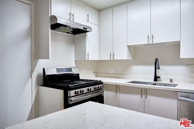 Building Photo - 1242 9th Ct Unit 2A