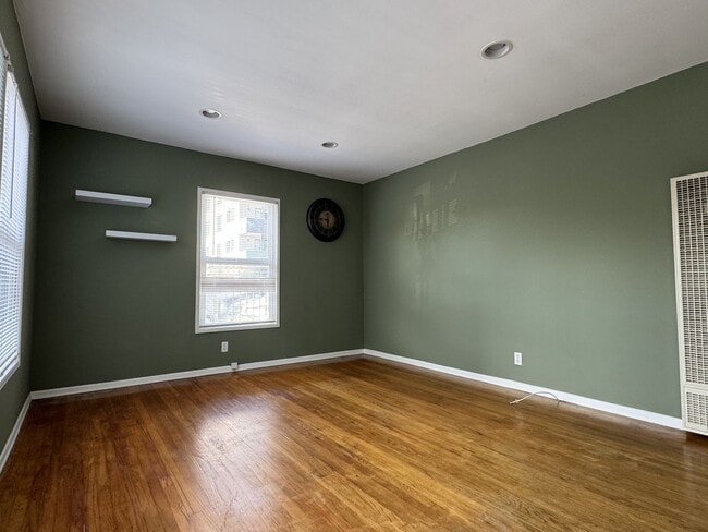 Photo - 3736 S Bentley Ave Unit 3736
