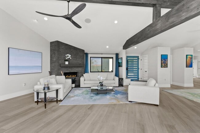 Photo - 7982 Roseland Dr