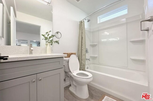 Photo - 3124 W 11th St