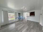 Photo - 239 E 90th St