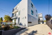 Photo - 10801 Kling St