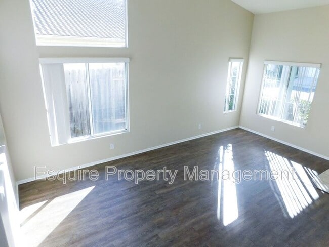 Photo - 435 Paseo Del Valle