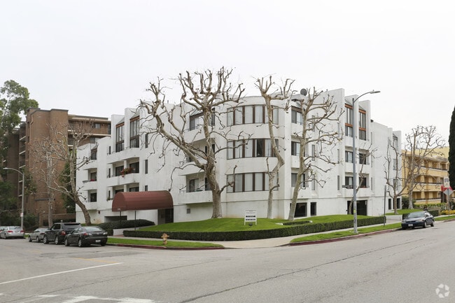 Primary Photo - 10990 Rochester Ave Apartments
