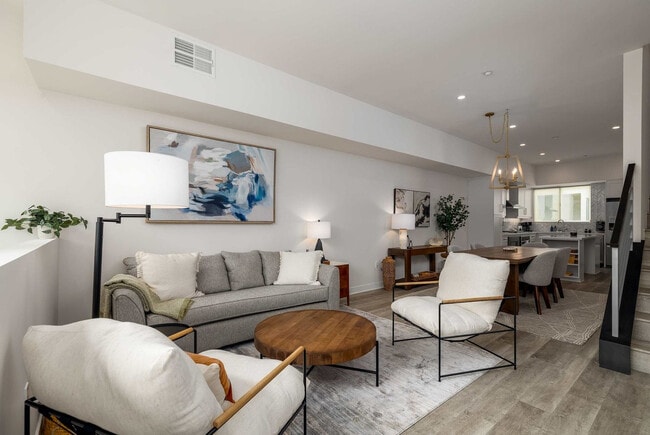 Building Photo - 551 Hawthorn St Unit ID1304287P