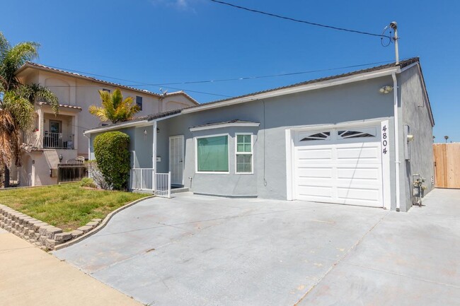 Photo - 4804 Iroquois Ave