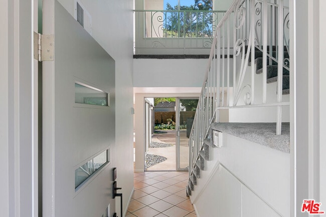 Photo - 1054 Enchanted Way