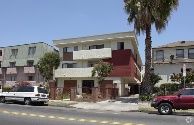 Building Photo - 142 S Normandie Ave