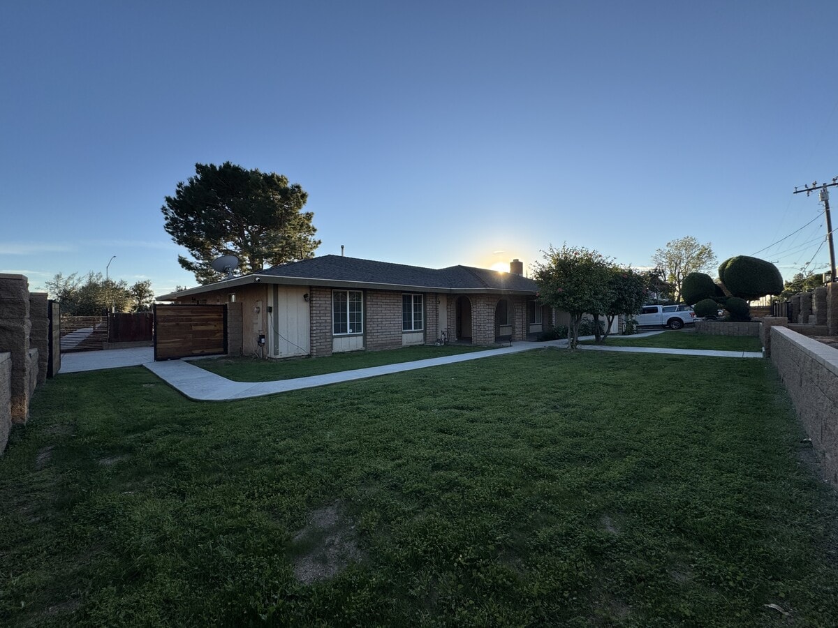 Photo - 3979 Atlantic Ave