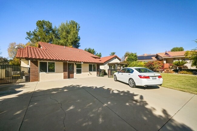 Photo - ? 1-Bedroom Gem in Claremont – Utilities I...
