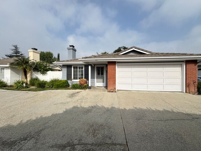 Building Photo - Welcome to Your New Home: Stunning Apartments in Monrovia Unit 579 W. Lemon Avenue