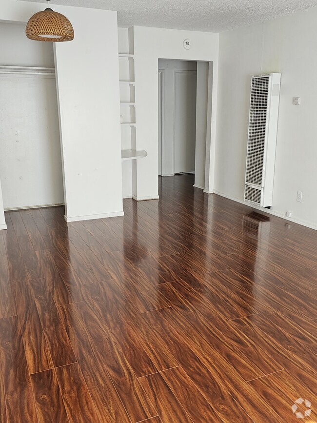 Building Photo - 2112 Manhattan Beach Blvd Unit D Rental