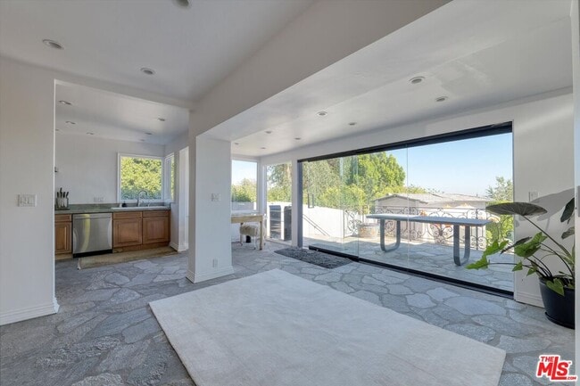 Photo - 1300 Summitridge Dr