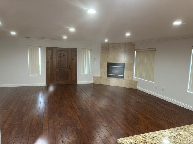 Photo - 2820 W 154th St