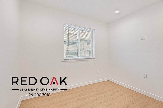 Photo - 3152 James M Wood Blvd Unit 3148