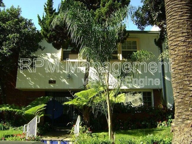 Photo - 1737 N Sycamore Ave Condo Unit 109