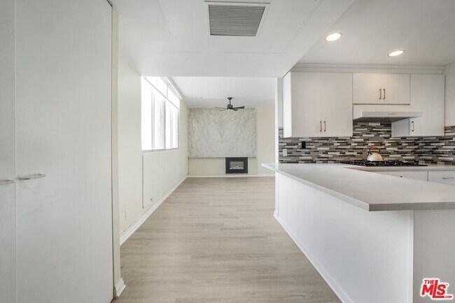 Photo - 17350 Sunset Blvd Unit PH2