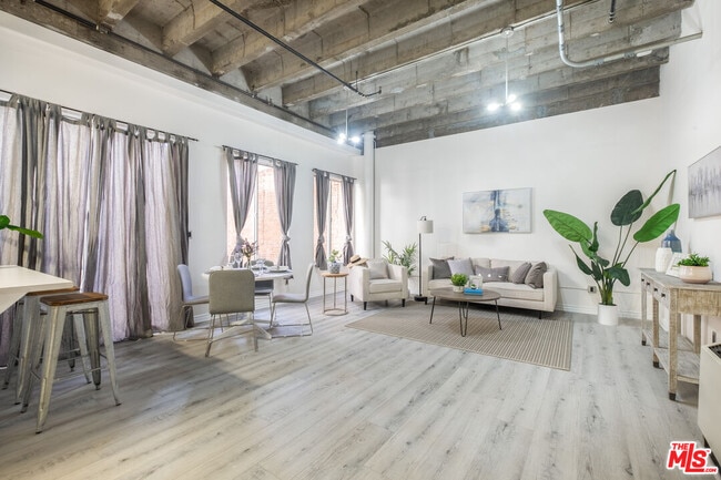 Photo - 312 W 5th St Unit 606