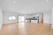 Photo - Modern 5 bedroom House for lease in Northr...