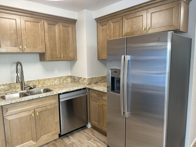 Call 310-620-8298 - 1545 W 207th St Unit 1