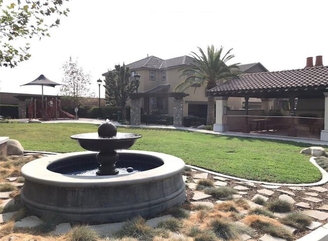 Photo - 780 Huron Pl
