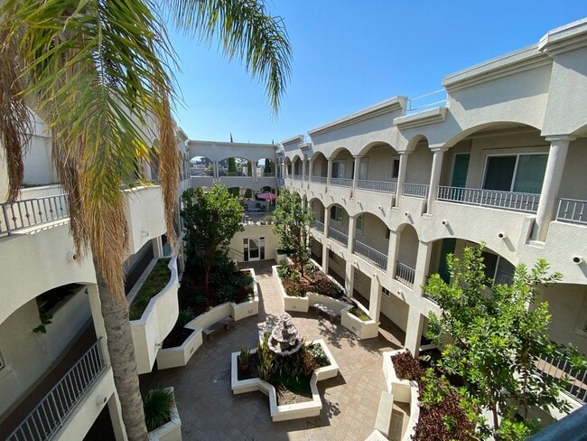 Gorgeous Spacious 2 Bedroom - 2 bath top f... - Gorgeous Spacious 2 Bedroom - 2 bath top f... Condo Unit 308