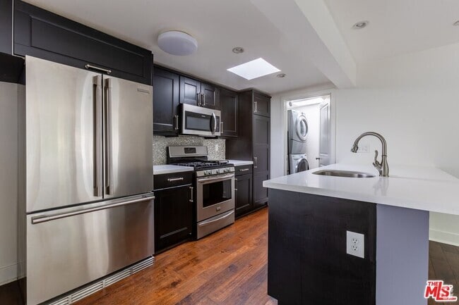 Building Photo - 2147 N Beverly Glen Blvd Rental