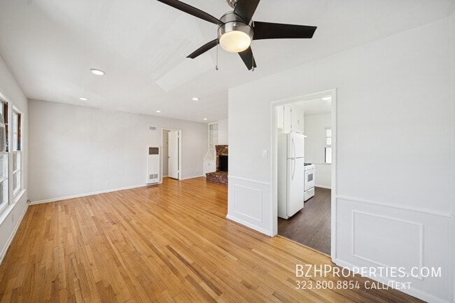 Photo - 5305 Vantage Ave Apartment Unit 5305 1/2