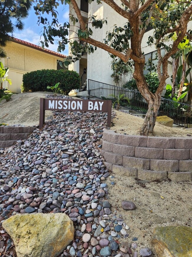 Photo - Completely Remodeled 3rd Floor Top Unit with Bay Views Unit 61
