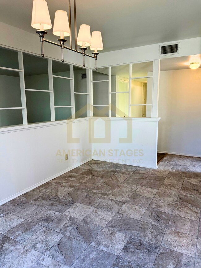 Photo - 1733 Julie Cir