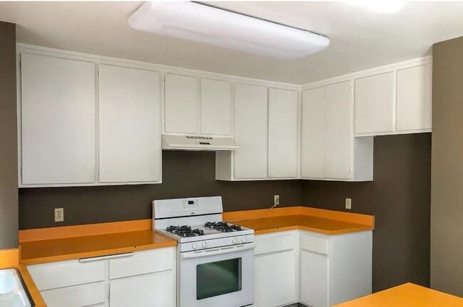 Building Photo - 2240 India St