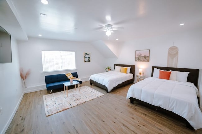 Photo - 5648 Berkshire Dr Unit 5646-A