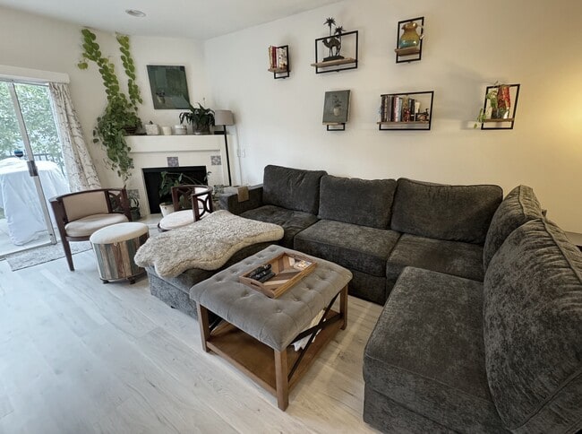 Photo - 3645 Cardiff Ave Unit 112