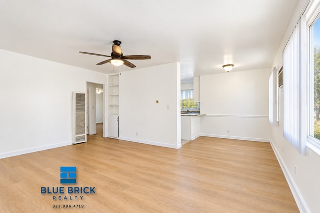 Building Photo - 12805 Vanowen St Unit 3