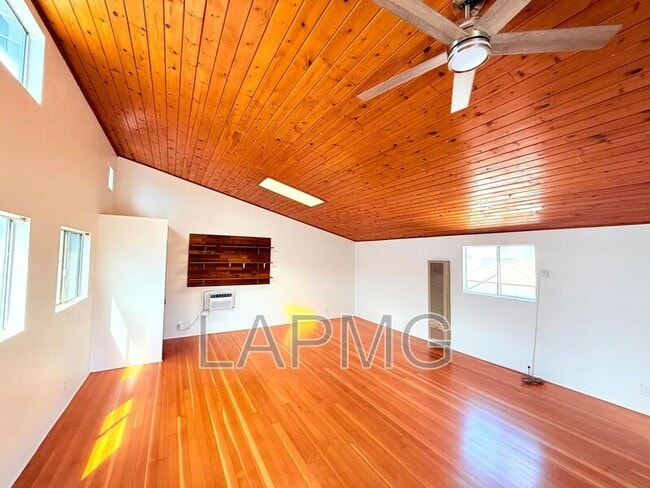 Photo - 626 E Harvard Rd