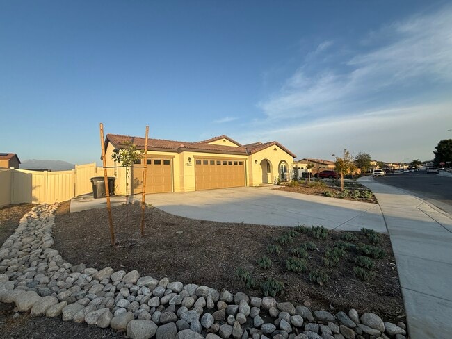 Photo - 457 Wildrose Cir