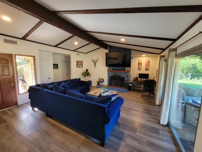 Photo - 2105 Weeping Willow Way