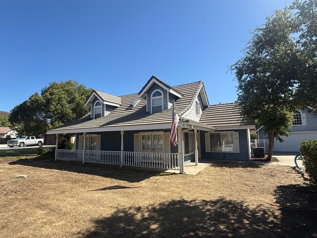 Building Photo - Charming 3BD/3BA Home in Ramona with Large Backyard, 2-Car Garage & In-Unit Laundry